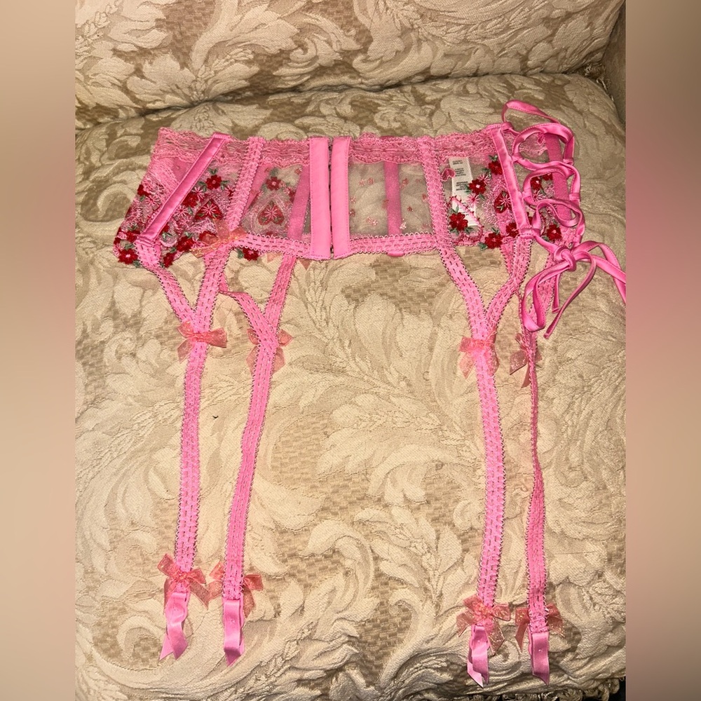 Victoria’s Secret NWOT For Love And Lemons Whimsical Garden Hearts Garter Small